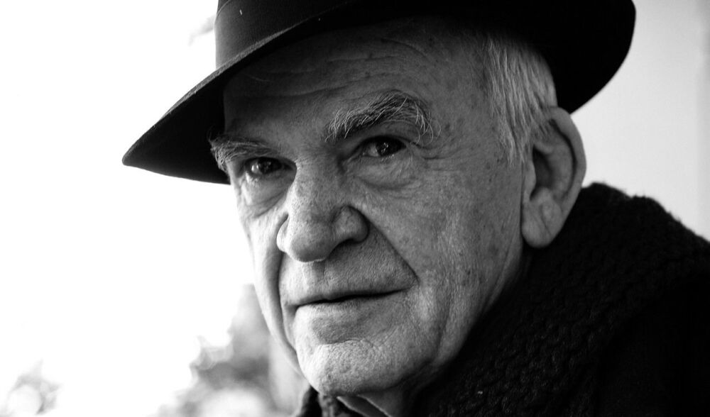 La Repubblica Ceca ha ridato la cittadinanza allo scrittore Milan Kundera,  a cui era stata ritirata nel 1979 - Il Post